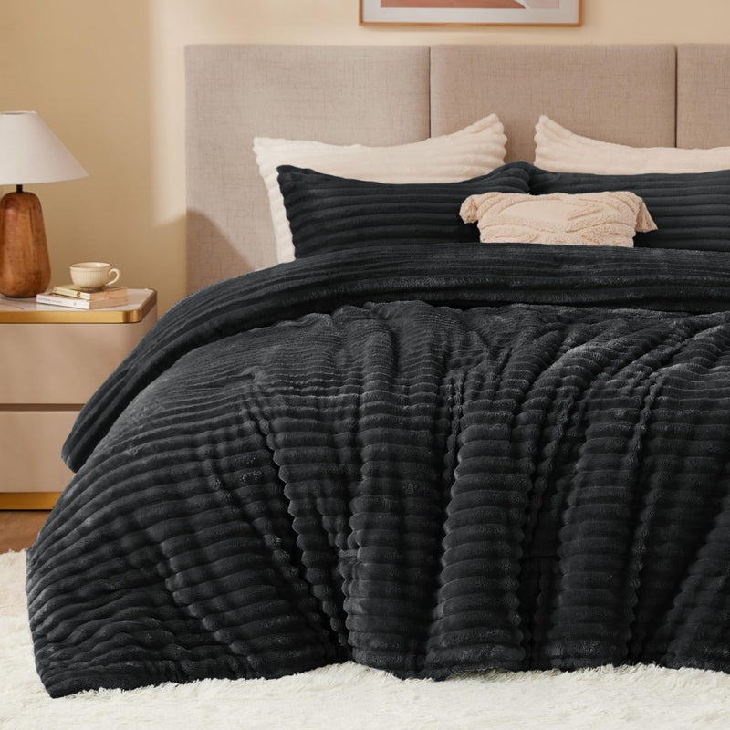BEDELITE Fleece California King Comforter Set -Super Soft & Warm Fluffy Black Bedding, Luxury Fuzzy Heavy Bed Set for Winter with 2 Pillow Cases - Image 1