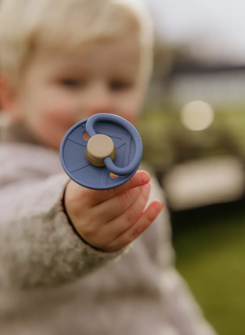 FRIGG Little Viking Latex Baby Pacifier 6-18M 1-Pack Harald Ocean View - Size 2