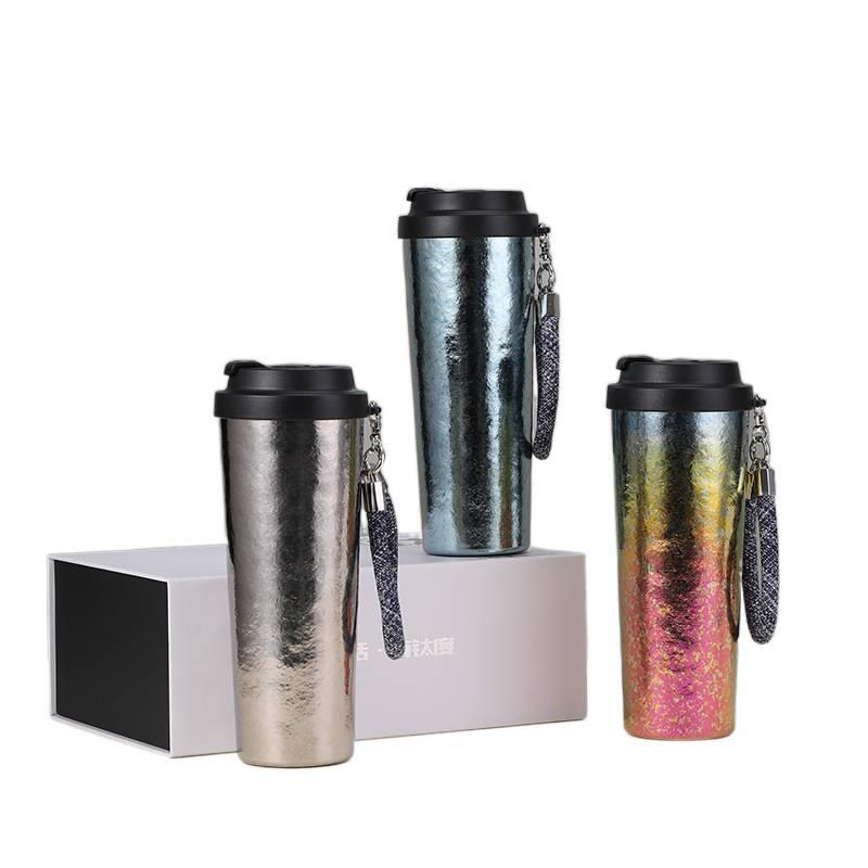 كوب قهوة للسفر بمقبض سهل الحمل وغطاء بشفاط، أسود، 700 ml، مناسب للتنقل باللون الأسود مع غطاء بقشة مع مقبض عملي للاستخدام المتكرر خفيف الحمل للمكتب - Image 2