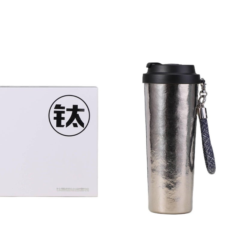 كوب قهوة للسفر بمقبض سهل الحمل وغطاء بشفاط، أسود، 700 ml، مناسب للتنقل باللون الأسود مع غطاء بقشة مع مقبض عملي للاستخدام المتكرر خفيف الحمل للمكتب - Image 1