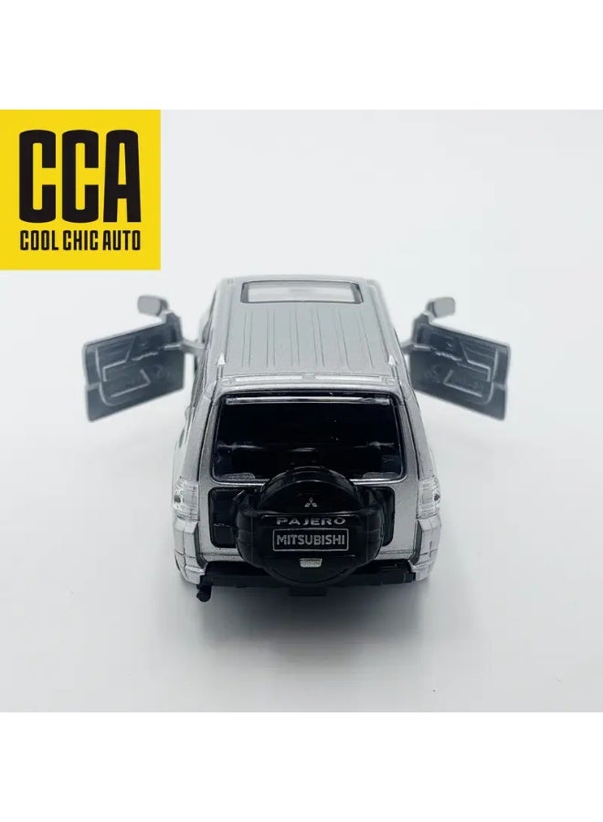 سي سي أيه سياره لعبة نموذج نوع ميتسوبيشي باجرو مقاس 1:43 لون رمادي فضي و ابواب قابله للفتح محاكاة الحقيقة سيارة جميلة المظهر مفيده للعب او زينة الغرفة او المكتب او وضعها ديكور على رفوف المجلس او يستخدمها محترفين التصوير للأعلانات او الخلفيات او اضافتها داخل تحفة مجسم عمل فني او تهديه لمن تحب للاباء او الابناء او هديه لشخص يقود نفس السياره - Image 3