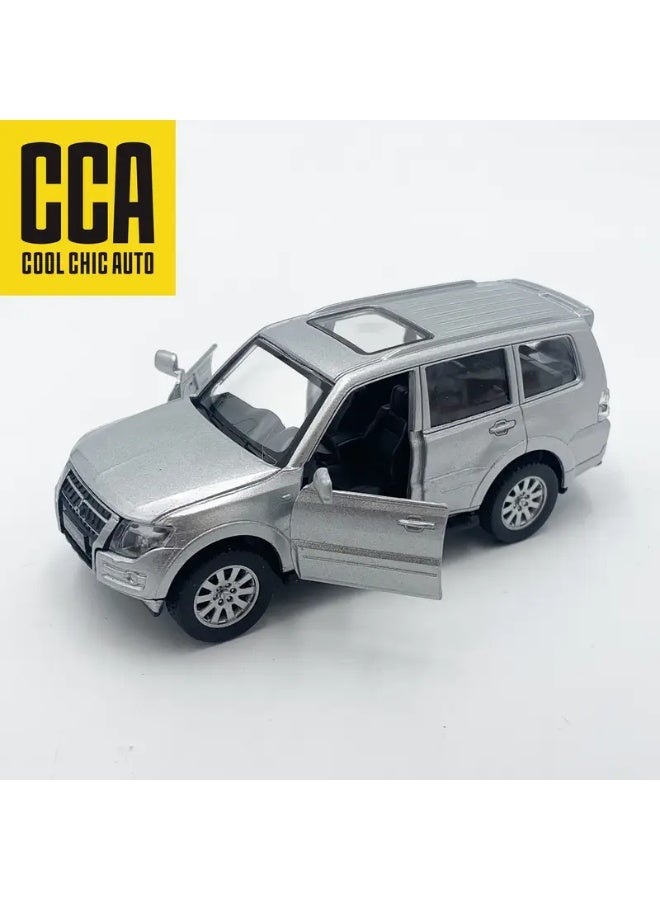 سي سي أيه سياره لعبة نموذج نوع ميتسوبيشي باجرو مقاس 1:43 لون رمادي فضي و ابواب قابله للفتح محاكاة الحقيقة سيارة جميلة المظهر مفيده للعب او زينة الغرفة او المكتب او وضعها ديكور على رفوف المجلس او يستخدمها محترفين التصوير للأعلانات او الخلفيات او اضافتها داخل تحفة مجسم عمل فني او تهديه لمن تحب للاباء او الابناء او هديه لشخص يقود نفس السياره - Image 5