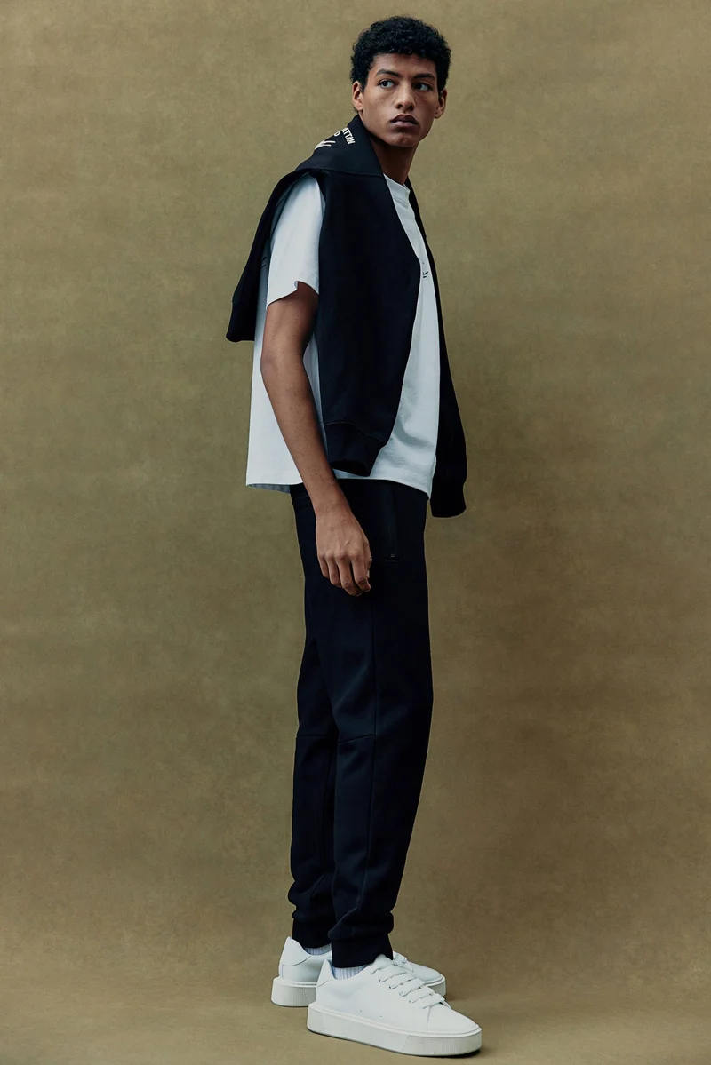 اتش اند ام بنطلون رياضي كارغو بقصّة سلِم