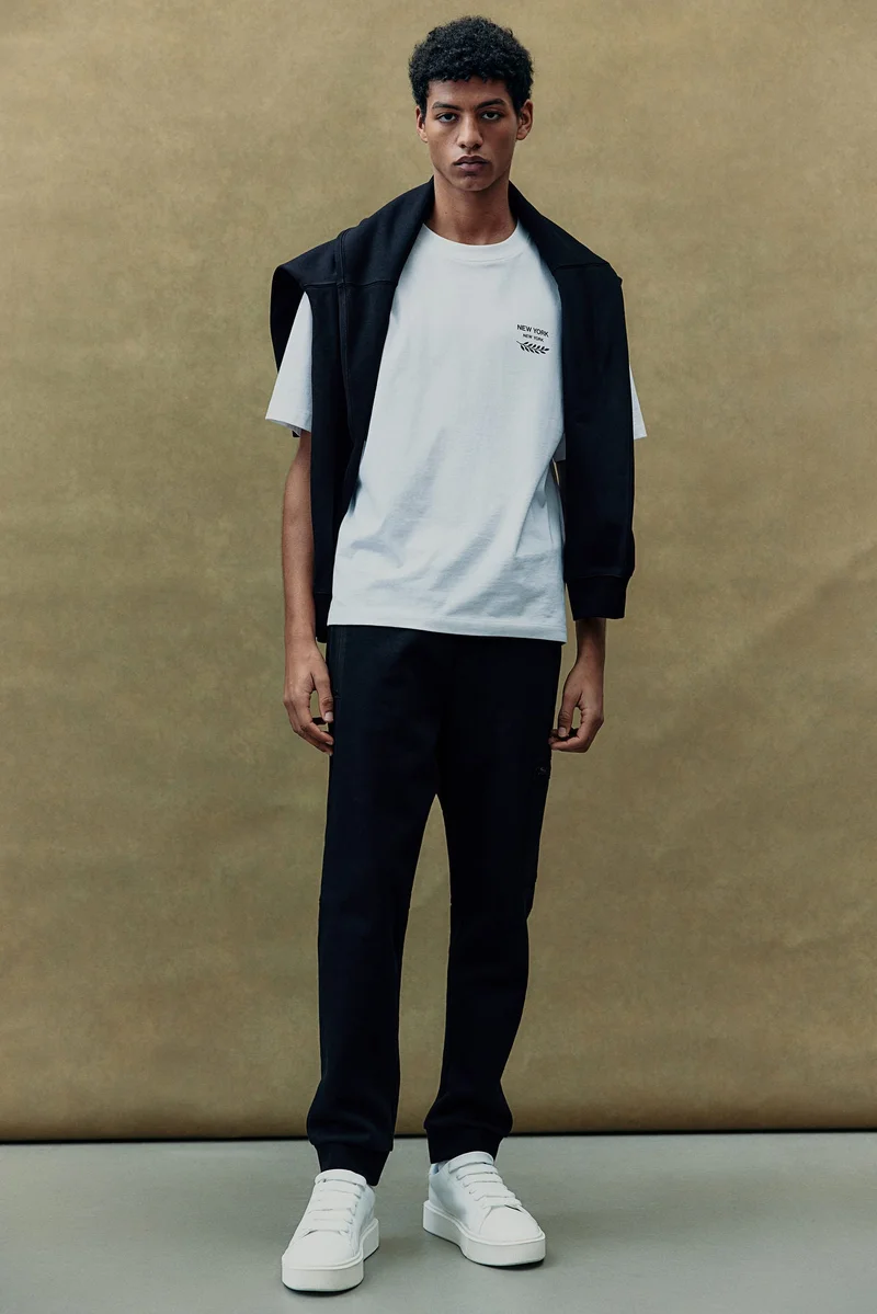 اتش اند ام بنطلون رياضي كارغو بقصّة سلِم