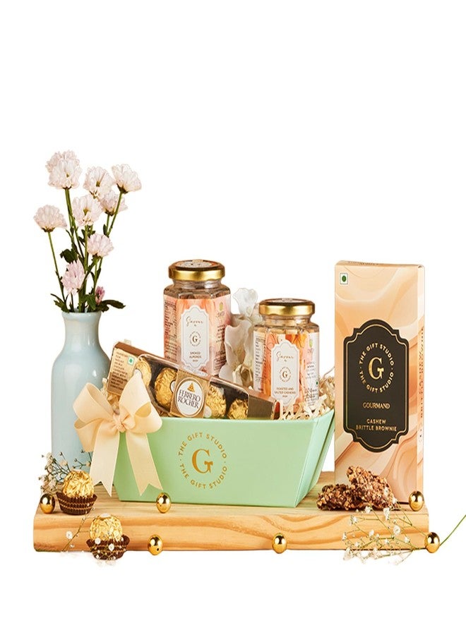 THE GIFT STUDIO.COM Midnight Stash Premium Snack Gift Hamper | Smoked Almonds, Roasted & Salted Cashews, Cashew Brittle, Chocolate Gift Box | Gourmet Dry Fruit Hamper, Corporate Gifting. - Image 2