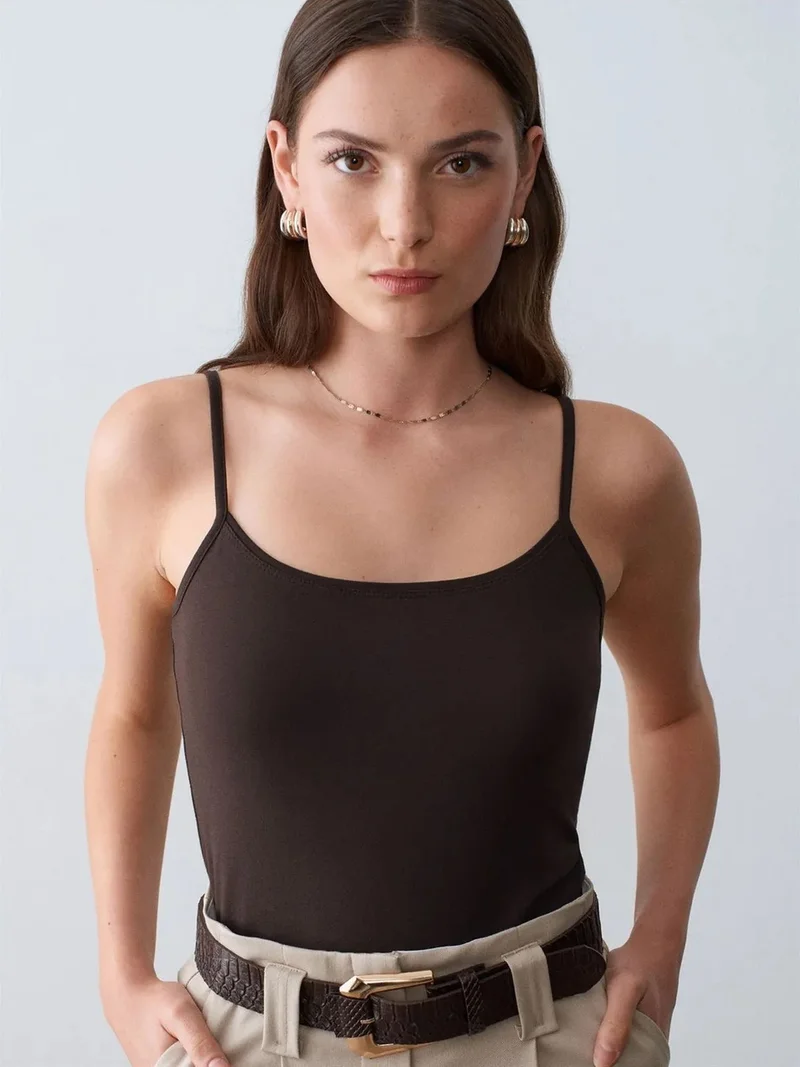 ديلفين Dilvin Slim-fit Sleeveless Square-neck Blouse