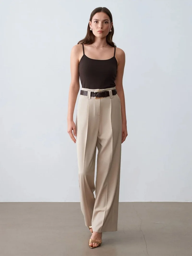 ديلفين DILVIN Slim-fit Sleeveless Square-neck Blouse