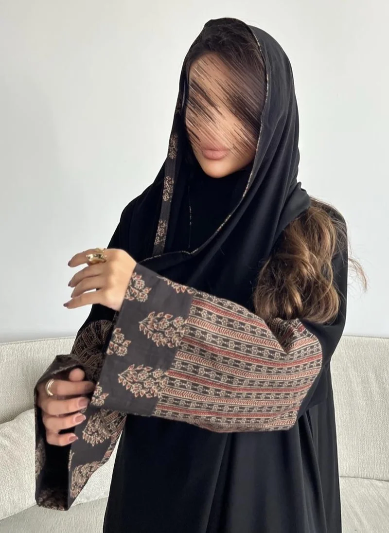 Lusin Abaya Royal Crepe Abaya with Luxe Folded Indian Linen Sleeves