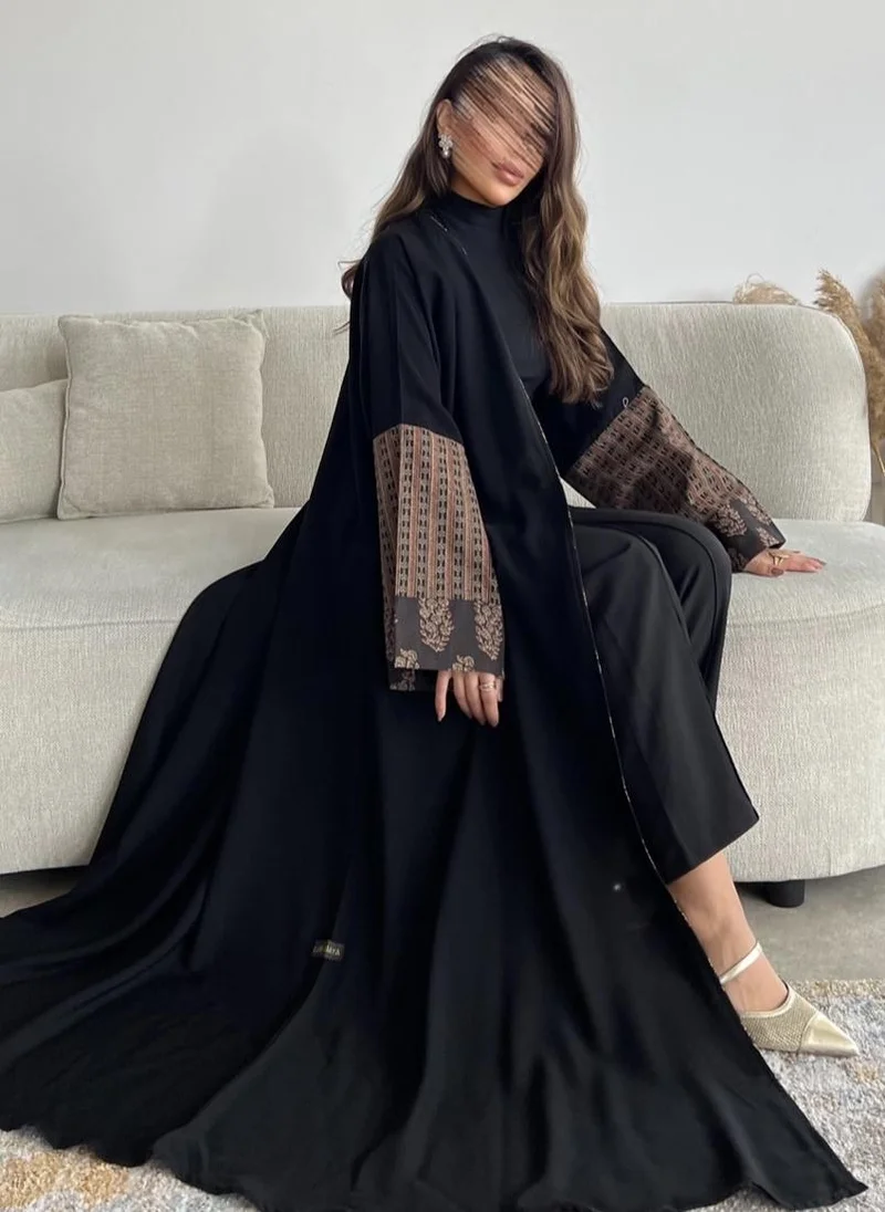 Lusin Abaya Royal Crepe Abaya with Luxe Folded Indian Linen Sleeves