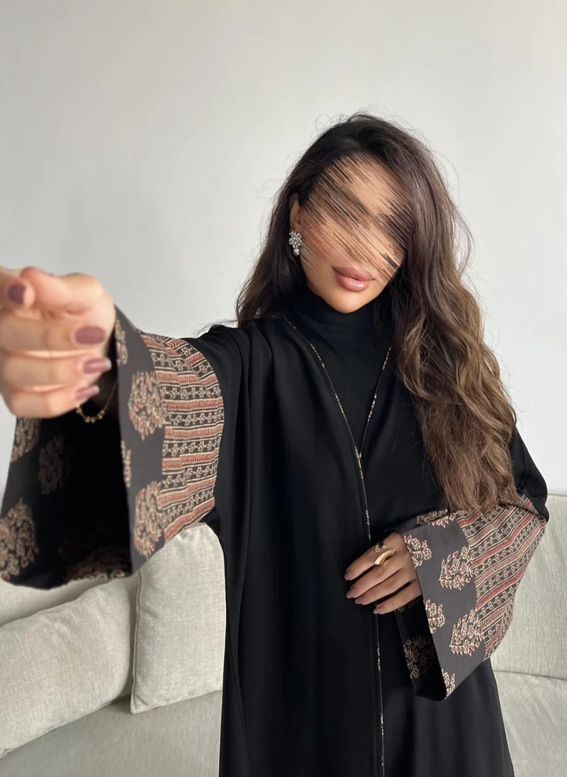 Lusin Abaya Royal Crepe Abaya with Luxe Folded Indian Linen Sleeves