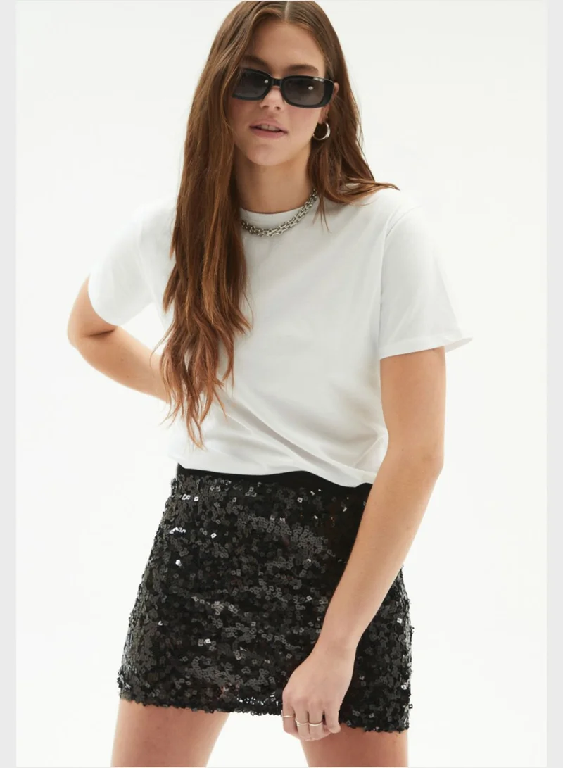 JUNE Crew Neck T-Shirt