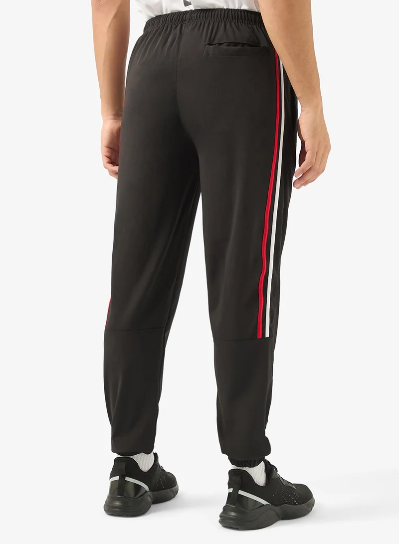 فورورد بنطلون تدريب بخط جانبي