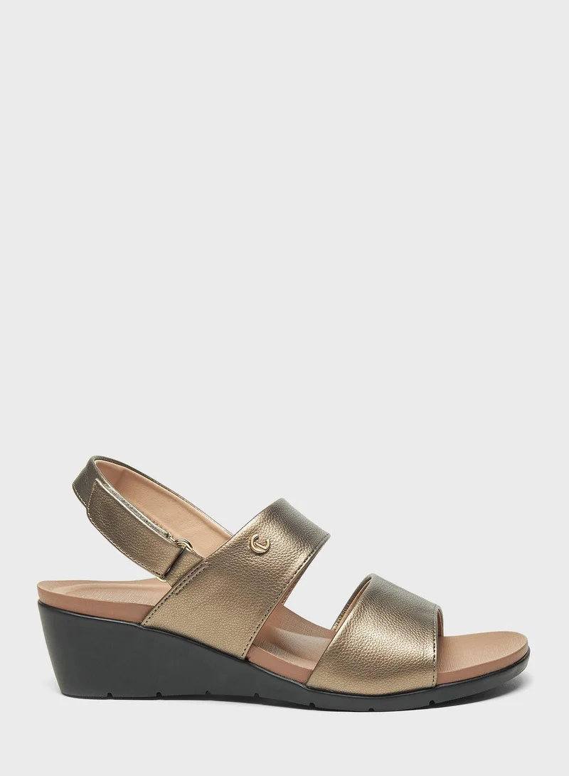 لو كونفورت Multi Strap Wedge Sandals