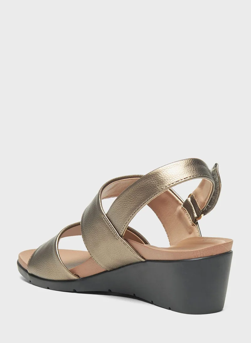 لو كونفورت Multi Strap Wedge Sandals