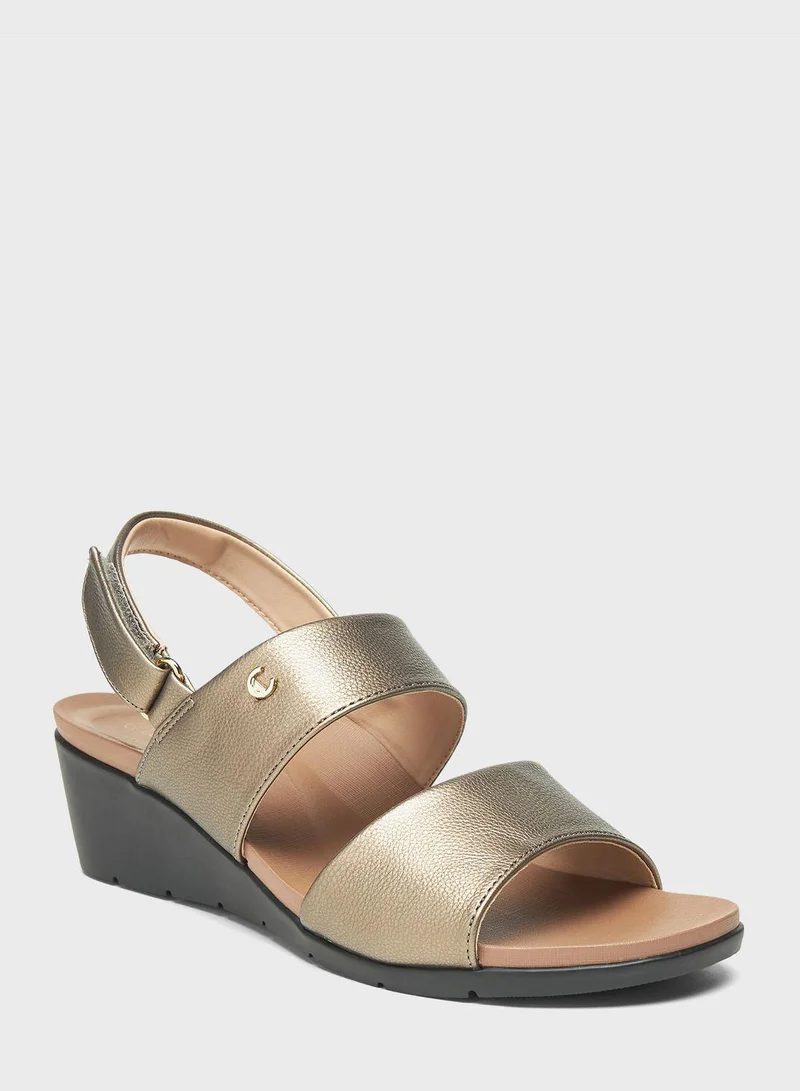 لو كونفورت Multi Strap Wedge Sandals