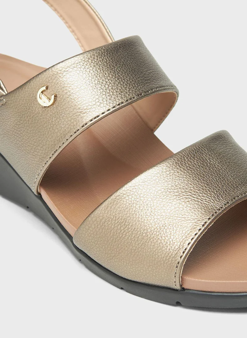 لو كونفورت Multi Strap Wedge Sandals