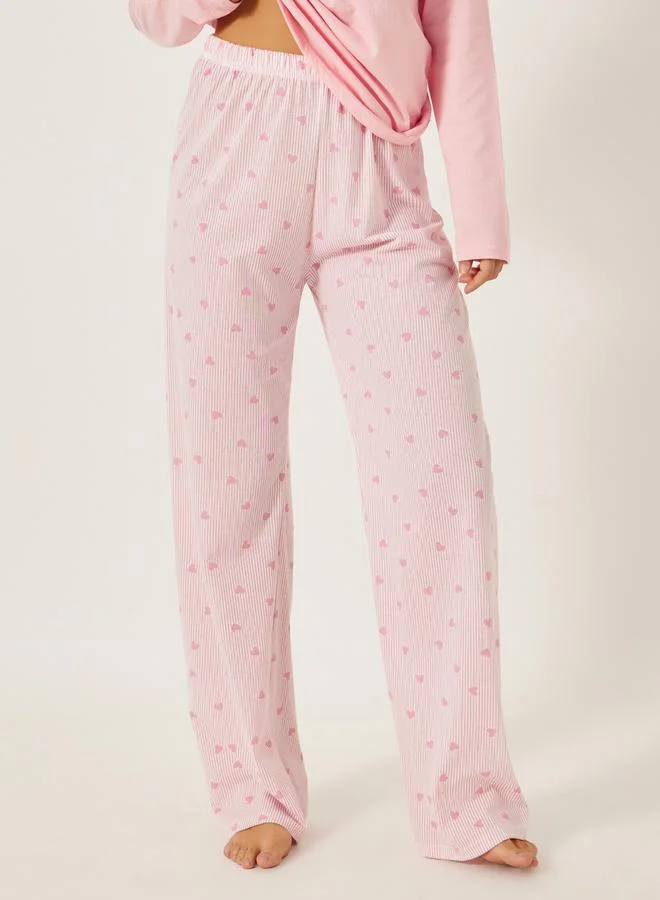 ستايلي Heart Print Pocket T-Shirt and Printed Pyjama Set