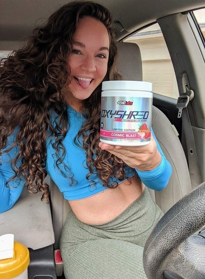 EHP Labs EHPlabs OxyShred Thermogenic Pre Workout Powder & Shredding Supplement - Clinically Proven Preworkout Powder with L Glutamine & Acetyl L Carnitine, Energy Boost Drink - Cosmic Blast, 60 Servings - Image 3