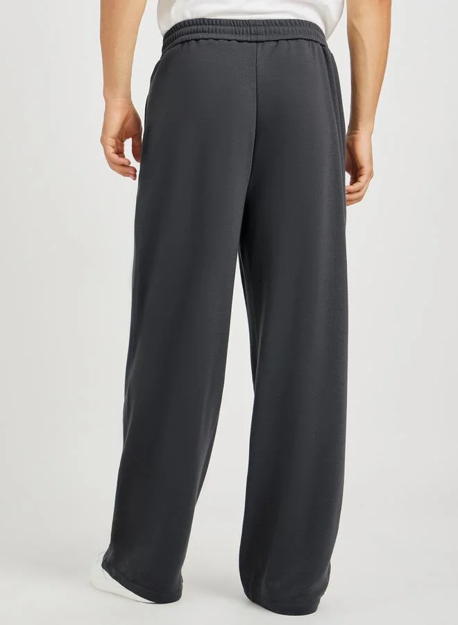 Styli Styli Oversize Open Hem Embroidered Joggers