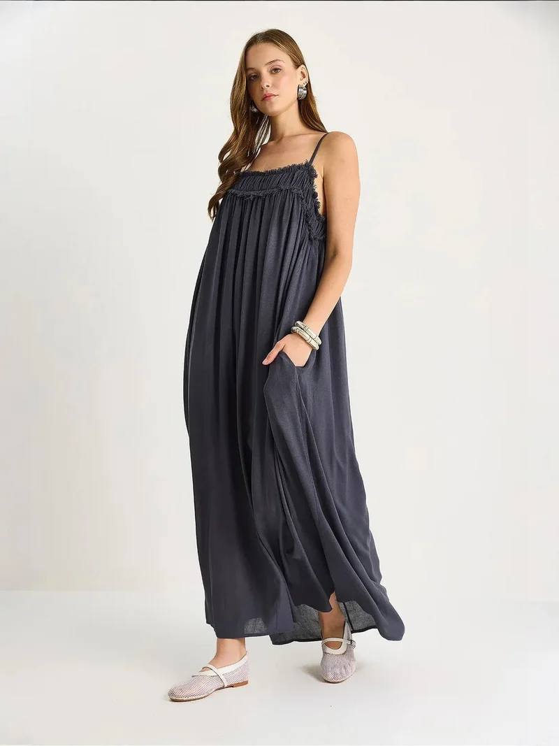 بيانكو لوتشي فستان ماكسي بياقة مربعة مطرز من لوتشي