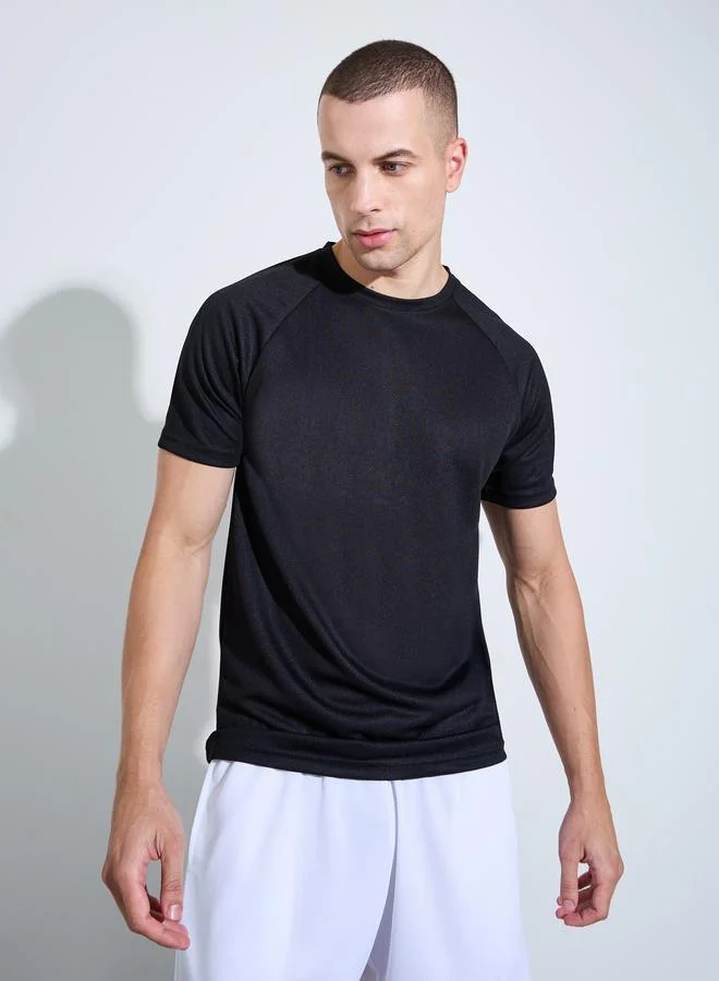 ستايلي Men Black Short Raglan Sleeves Muscle Fit Running T-Shirt