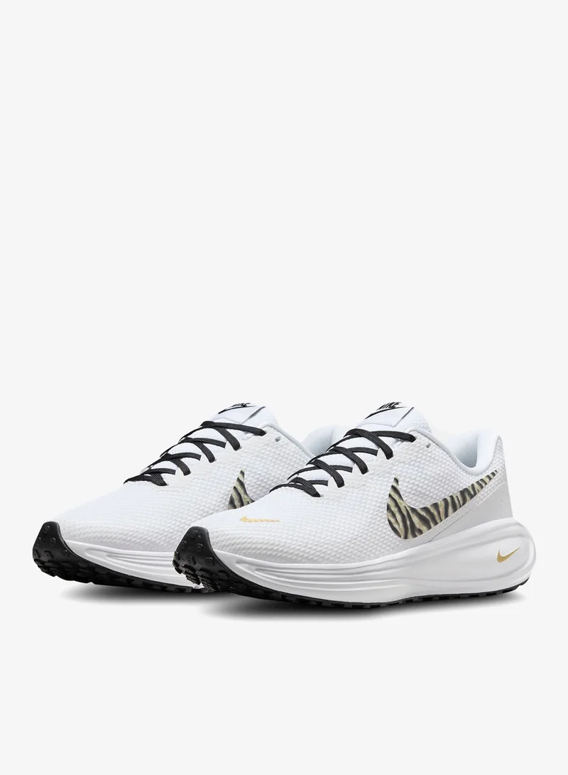 Nike Women's Revolution 8 Running Shoes