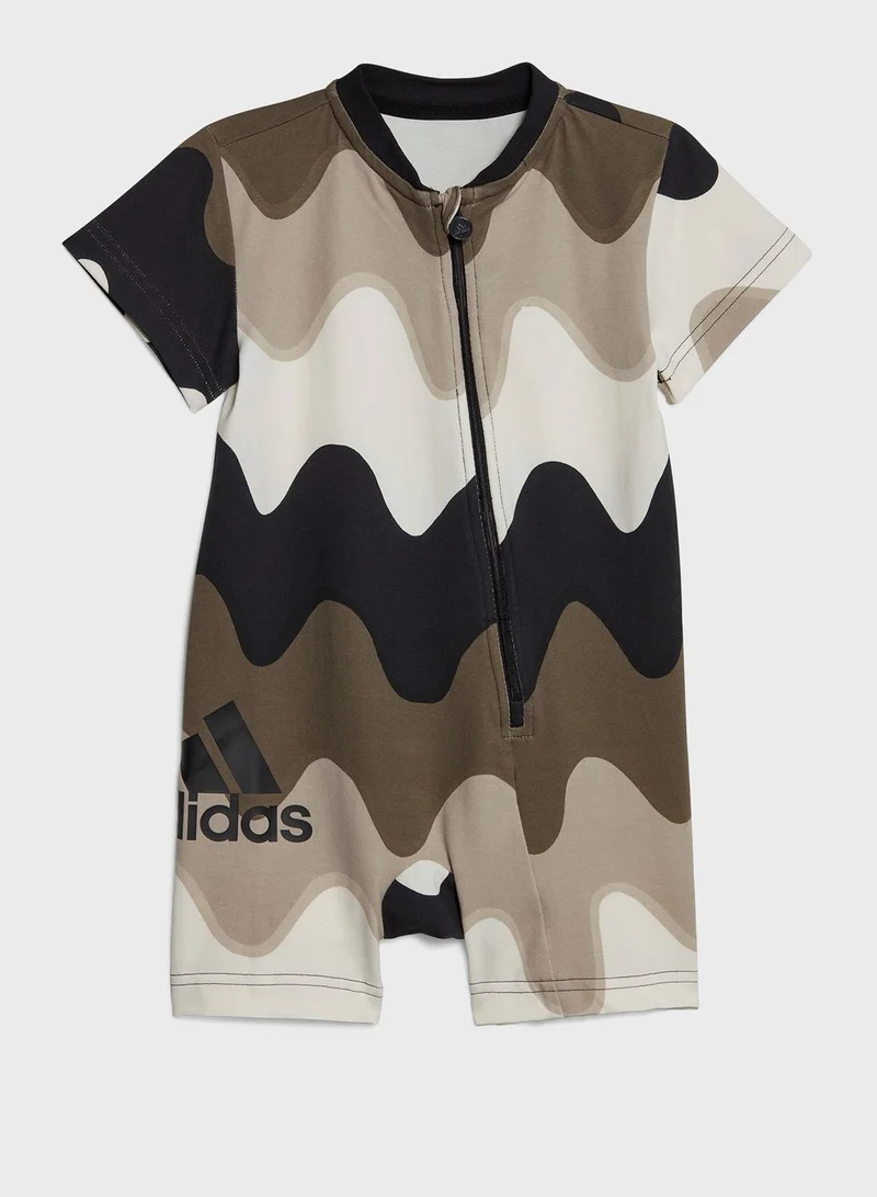 adidas أوفرول بشعار الماركة للأطفال الرضع