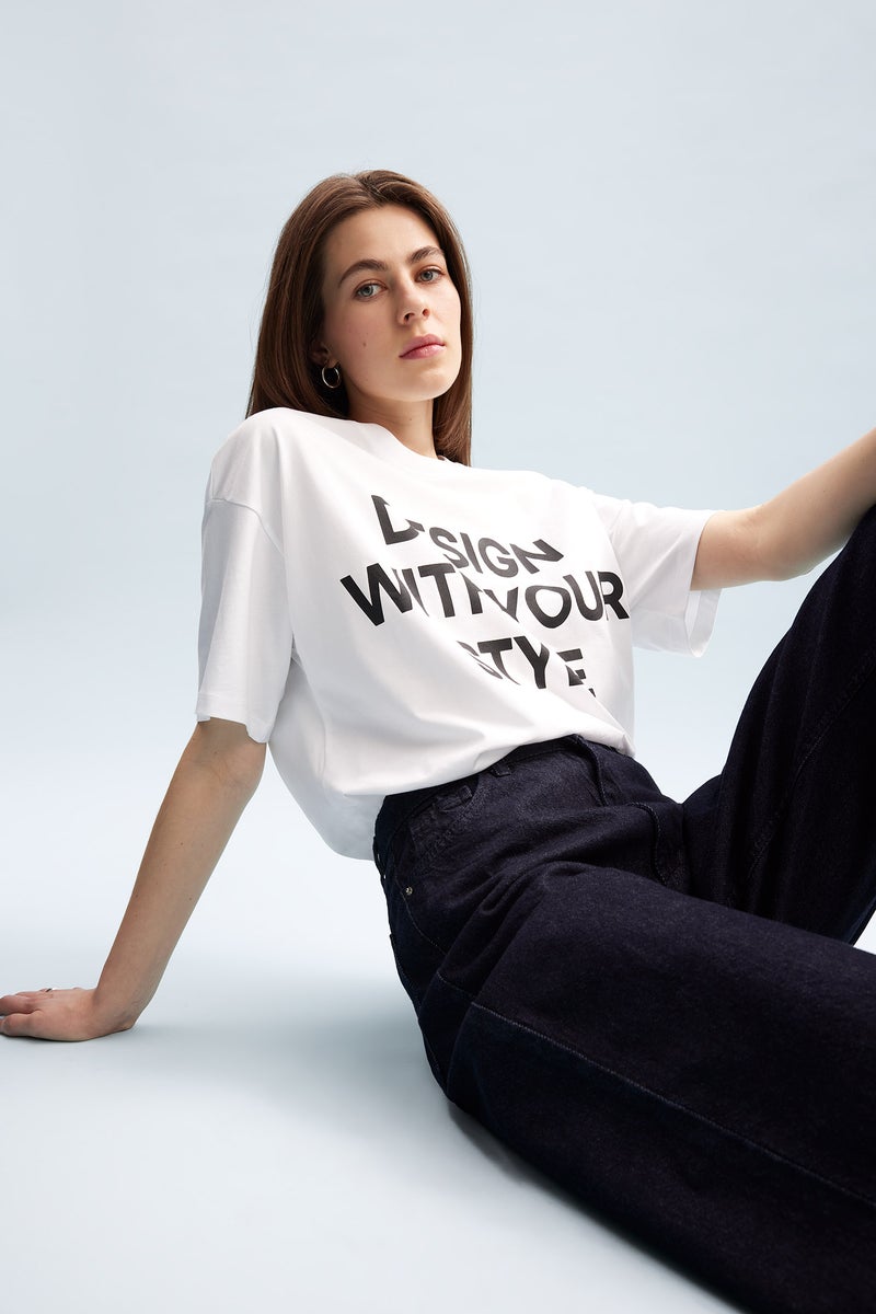 ديفاكتو تيشيرت كاجوال اوفر سايز نص كم برقبة مستديرة - Image 1