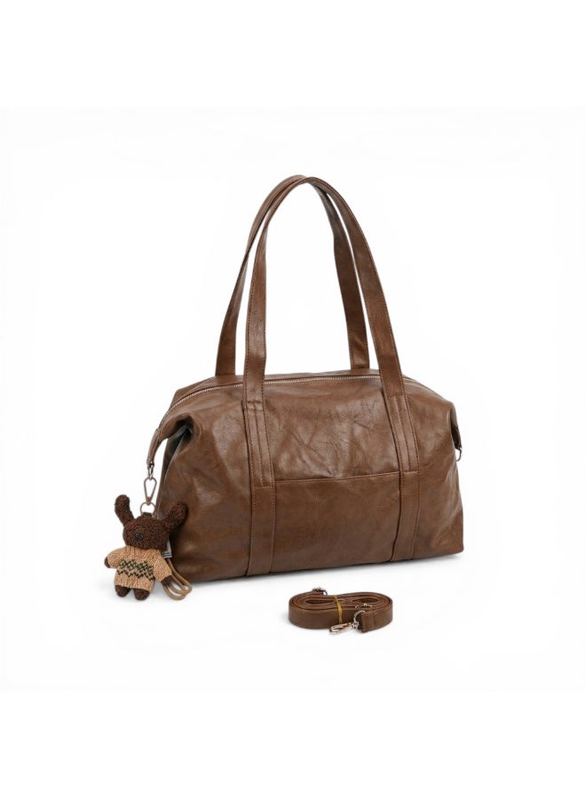 A practical-sized handbag with a spacious interior BA-69