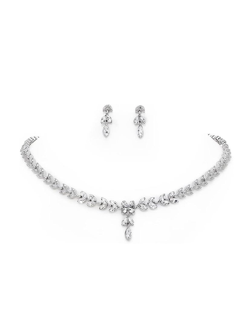 مجموعة مجوهرات أنيقة من 3 قطع مرصعة بأحجار الراين وقلادة على شكل ورقة شجر وأقراط من الزركون وإكسسوارات أنيقة للفساتين والمهرجانات هدية للنساء والسيدات والأم والزوجة وحفلات الزفاف باللون الفضي - Image 3