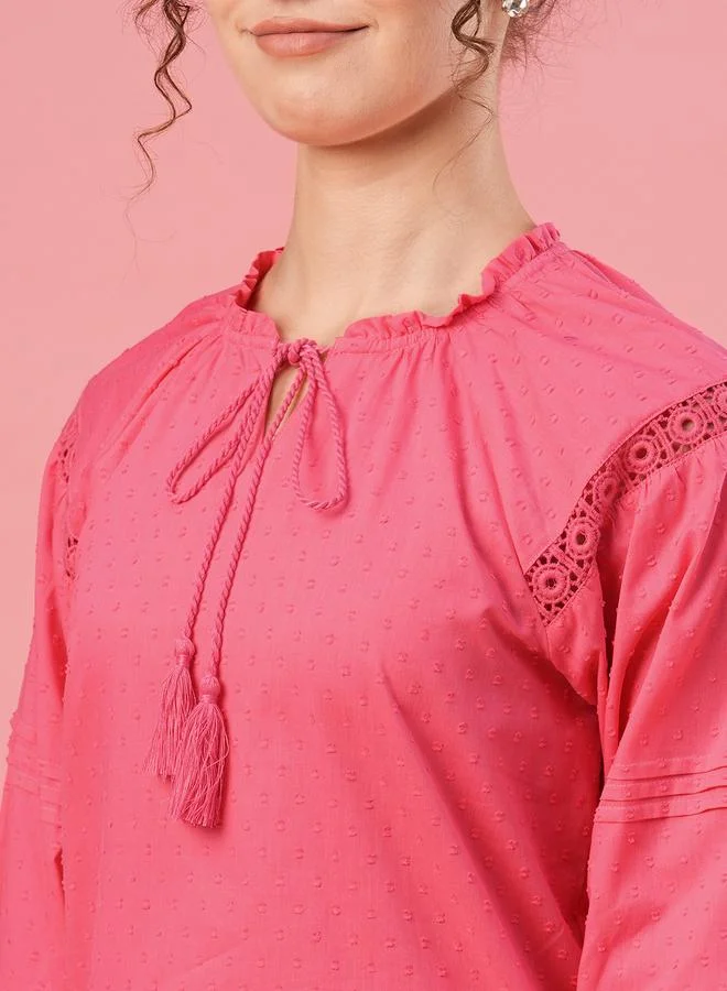 globus Globus Textured Dobby Tie-Up Neck Lace Insert Top