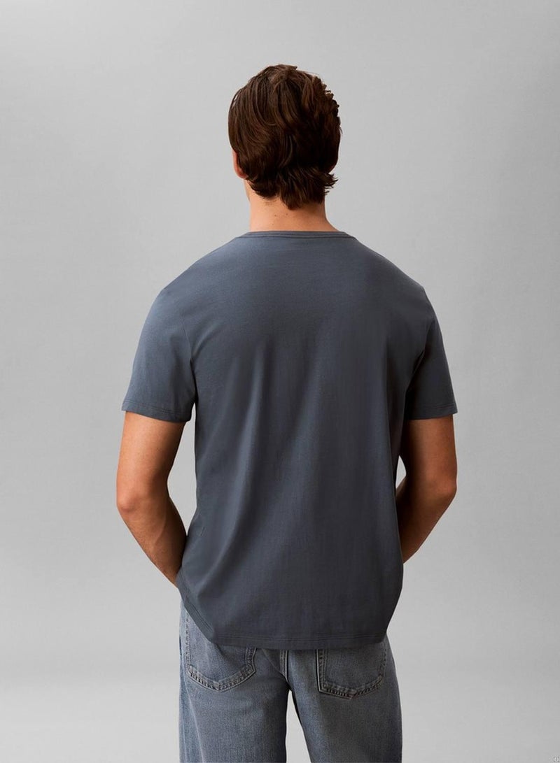 Calvin Klein Jeans Bold Script Logo Graphic Classic T-Shirt - Image 3