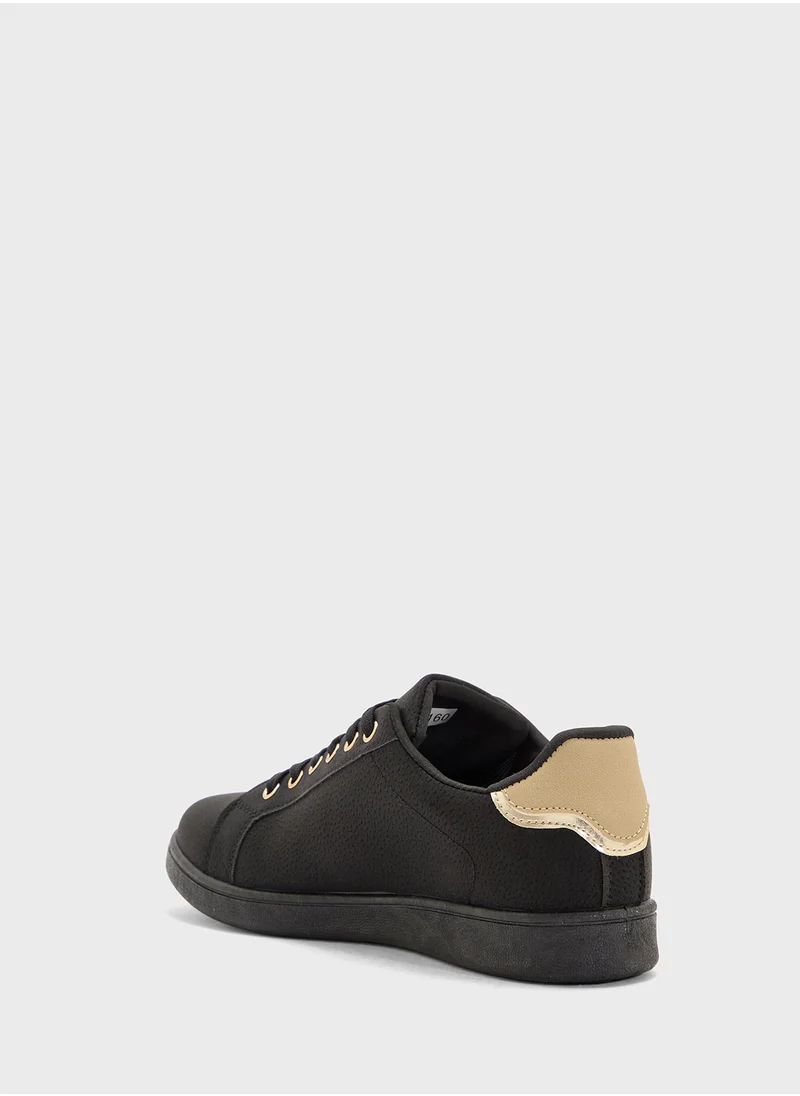 Andarina Metallic Stripe Sneaker