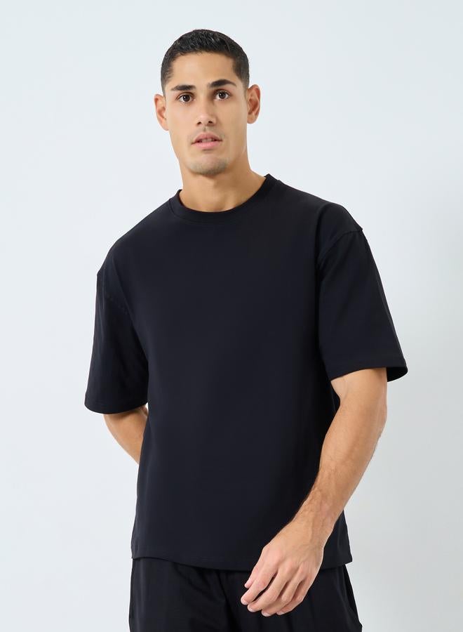 ستايلي تيشيرت رجالي أسود مطبوع بشعار مقاس كبير - Image 3