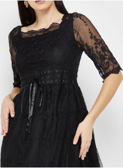ايلا فستان مزين بتطريز  - Image 3