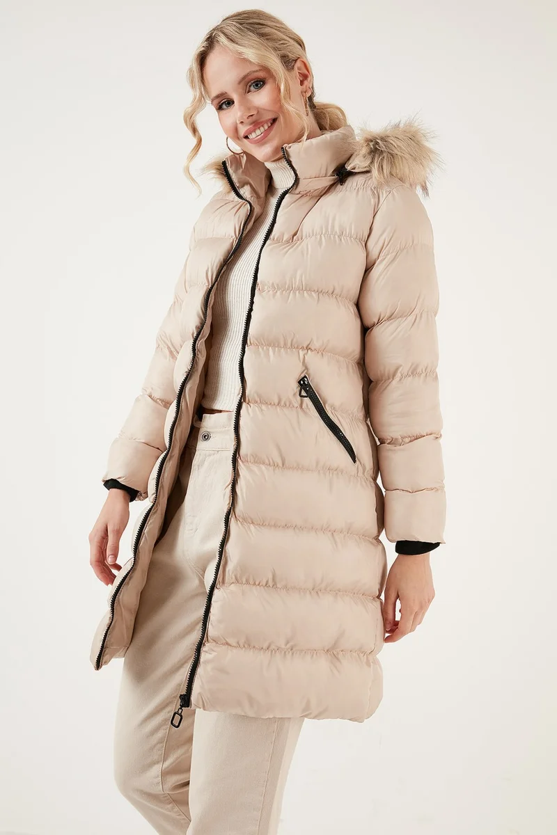 Lela Water Repellent Regular Fit Removable Hooded Puffer Coat Women's Coat 640Y001