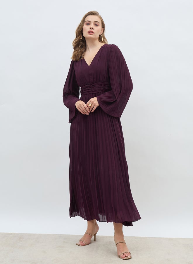 ستايلي فستان ماكسي نسائي بنفسجي سادة بياقة على شكل حرف  وطيات وخط - Image 2