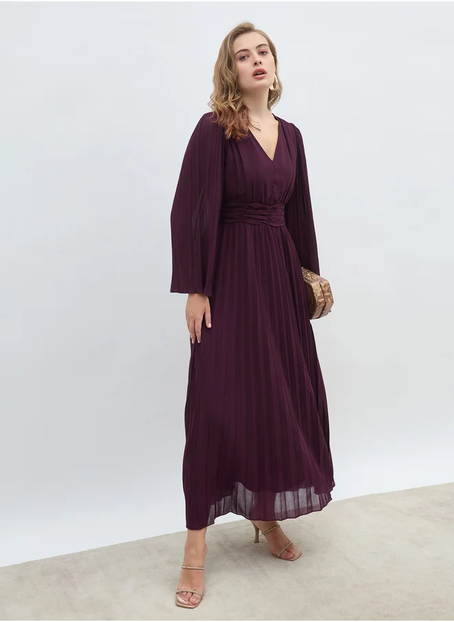 ستايلي Styli Women Purple Solid V Neck Pleated A-line Maxi Dress