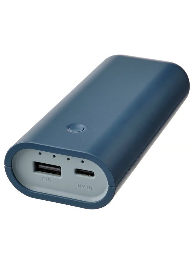 IKEA (IKEA) بطارية محمولة من ايكيا VARMFRONT بسعة 5,200 مللي أمبير | شاحن متنقل سريع الشحن بمنفذ USB-C ومنفذ USB-A | باور بنك خارجي للأيفون والأندرويد والأجهزة اللوحية | تصميم أزرق أنيق وخفيف مع حماية ذكية - Image 1
