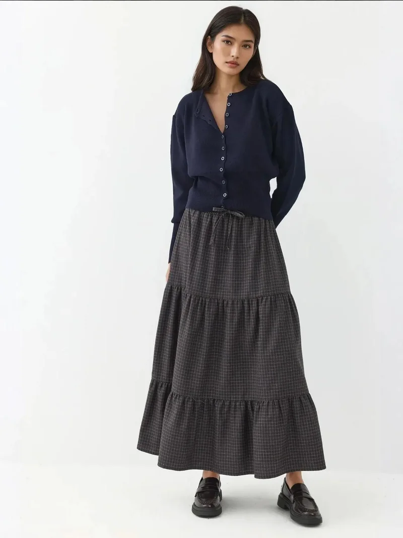 زوبعة تنورة ماكسي بطبقات وربطة خصر مطاطية بنقشة كاروهات