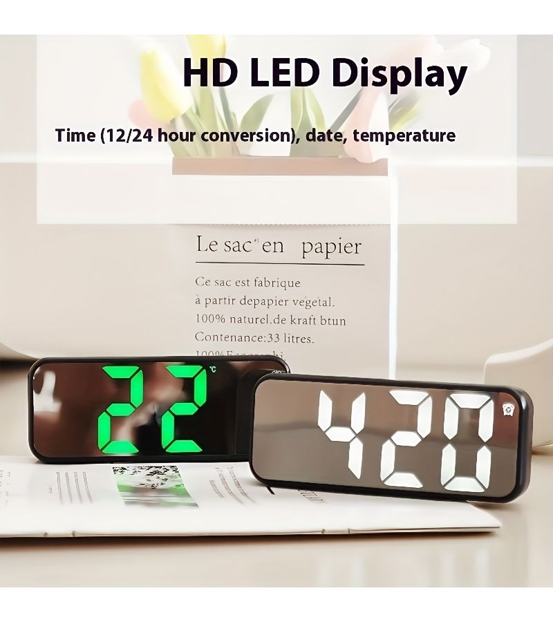 ساعة رقمية USB بضوء أخضر مع شاشة LED عالية الوضوح، سطوع قابل للتعديل، وضع ليلي. - Image 1