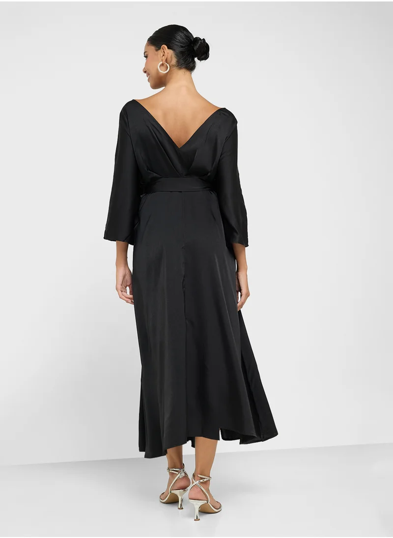 جينجر Plunge Neck Kartan Style Dress With Slit