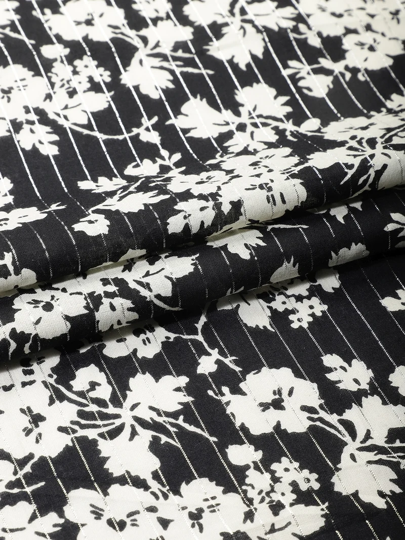 أيه كيه إس Monochrome Floral Fabric for Crafting