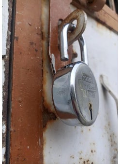 Foora Foora PrimeGuard Round 65mm Padlock with 5 Keys Double Locking 8 Lever gate Shop Shutter PrimeGuard Hardened Shackle Lock and Keys Door Lock for Home Original Photo  - Image 2