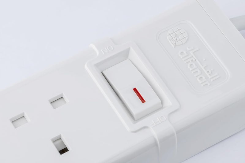 الفنار سلك تمديد 4 مقابس مع 2.1 أمبير 2 منفذ USB، طول 5 أمتار - Image 2