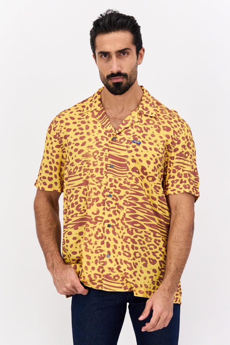 Wrangler Men Regular Fit Animal Print Short Sleeves Casual Shirt, Multicolor - Image 1