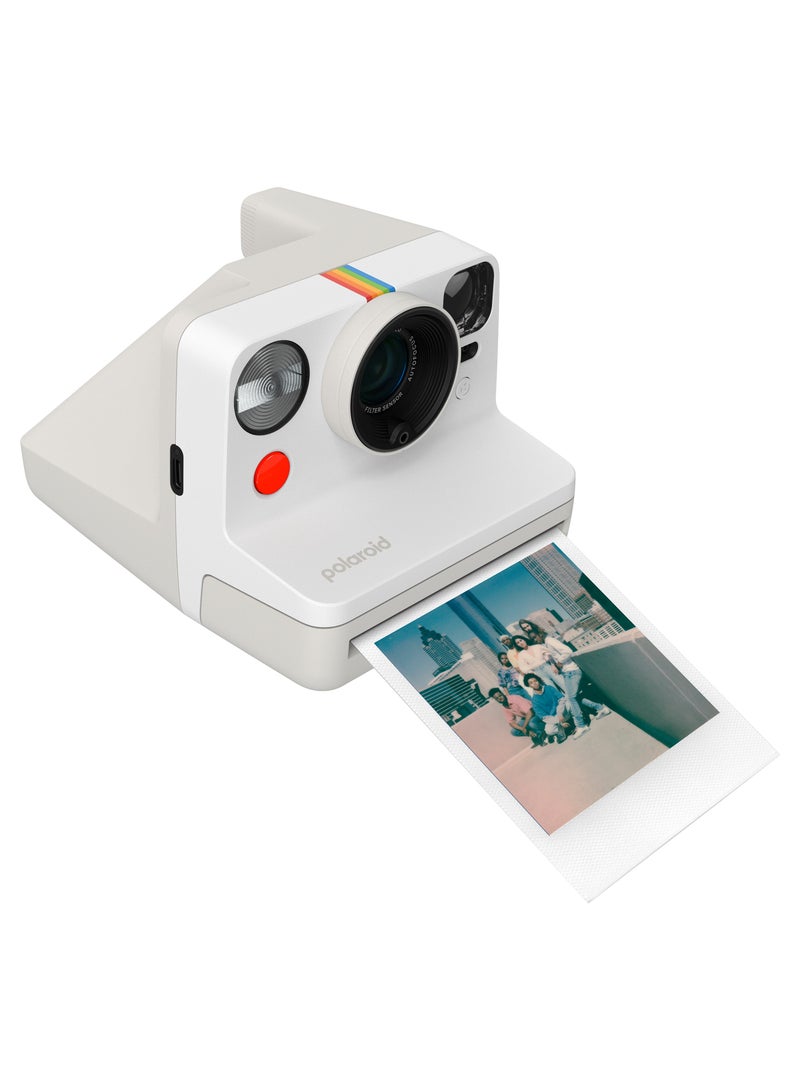 Polaroid Now Generation 3 Starter Set | Iconic Analog Instant Camera with Autofocus 2-Lens System, Double Exposure, Self-Timer, USB-C Charging | Includes Color i-Type Film - White - Image 3