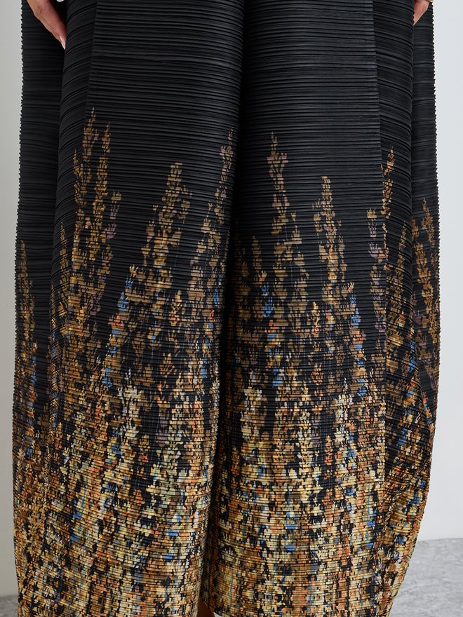 Take Two Printed Textured Pleated Open Front Abaya - Image 4