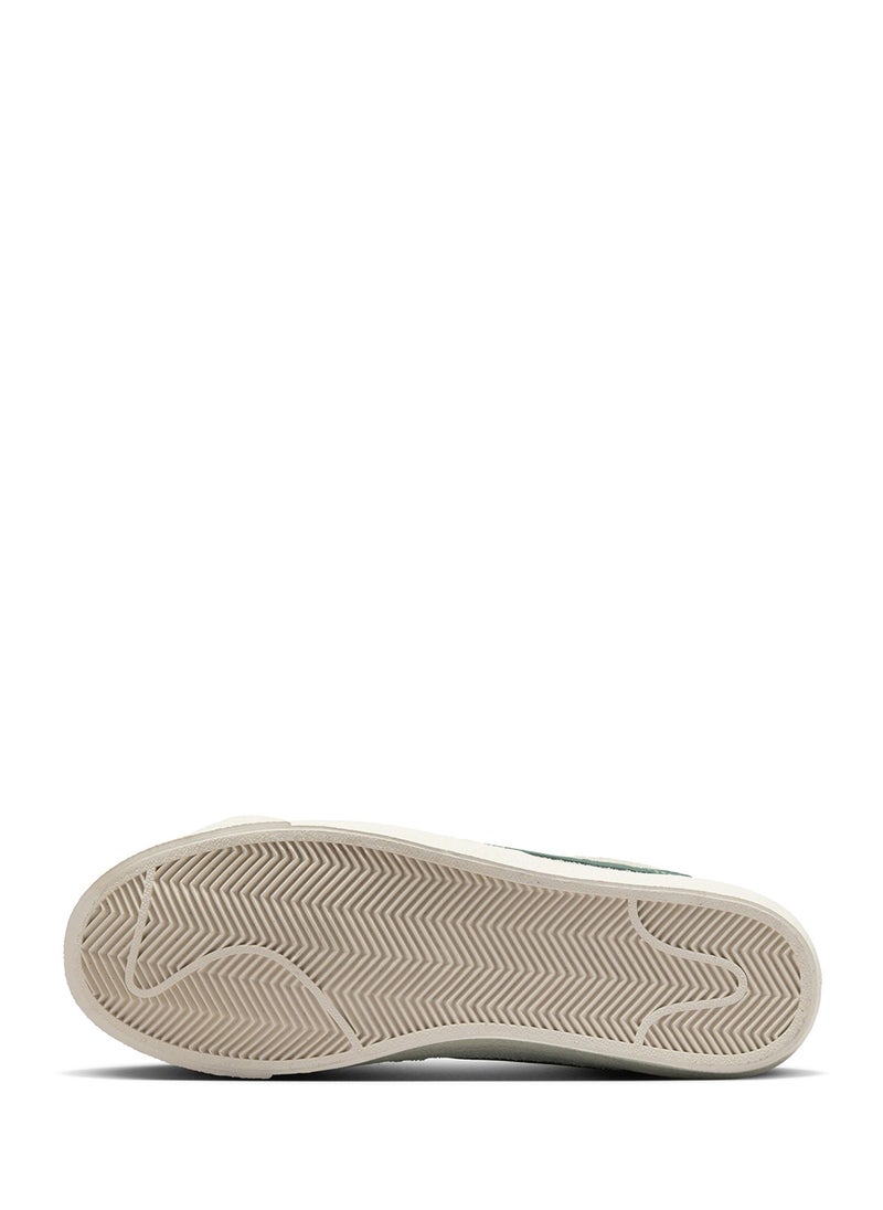 Nike - W Blazer Low '77 Vntg - Image 1