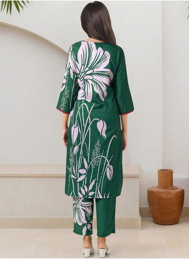 آي شين Tunic Women Green Polyester Kurta Set with Embroidered pattern Tunic and Palazzo features a Round neckline and Three-Fourth Sleeve secured with Elastic closure and styled in Straight Fit ideal for Festive moments — designed to make heads turn.